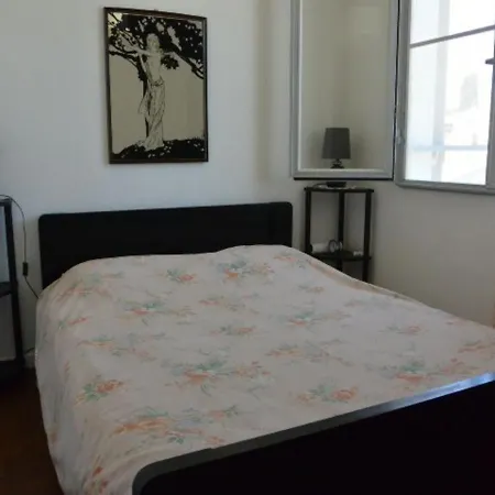 Mitoyenne T3 Avec Piscine Et Parking - Fr-1-607-49 Vakantiehuis