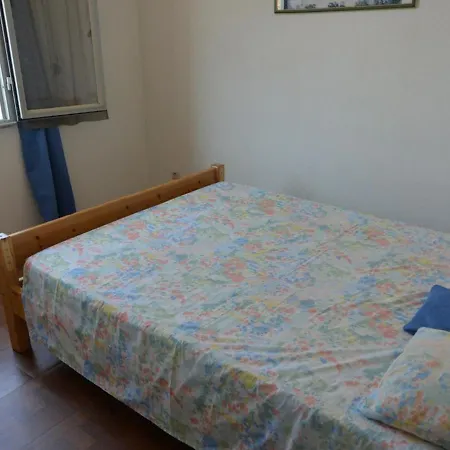 Mitoyenne T3 Avec Piscine Et Parking - Fr-1-607-49 Agde