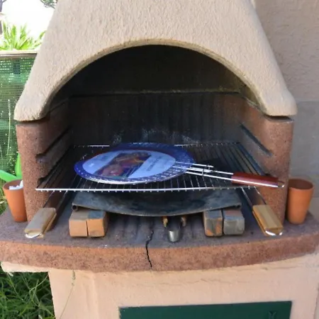 Mitoyenne T3 Avec Piscine Et Parking - Fr-1-607-49