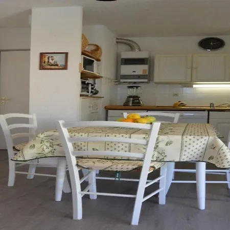 Mitoyenne T3 Avec Piscine Et Parking - Fr-1-607-49 Agde