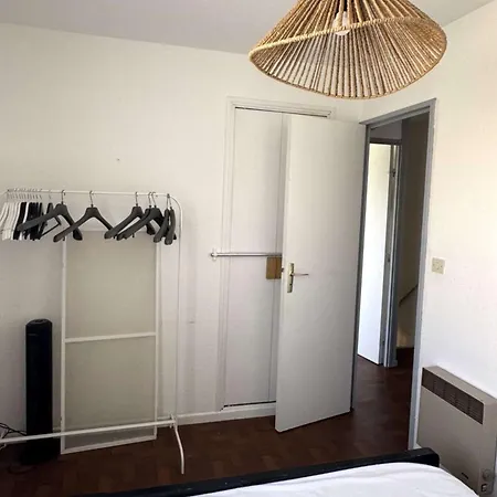 Mitoyenne T3 Avec Piscine Et Parking - Fr-1-607-49 Vakantiehuis