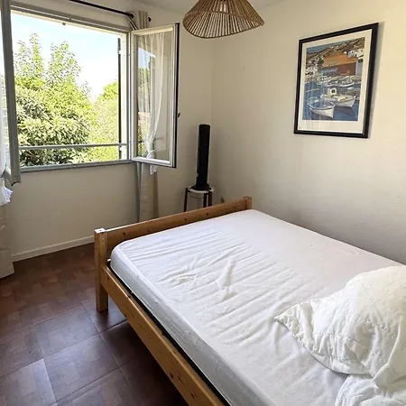 Vakantiehuis Mitoyenne T3 Avec Piscine Et Parking - Fr-1-607-49 Agde