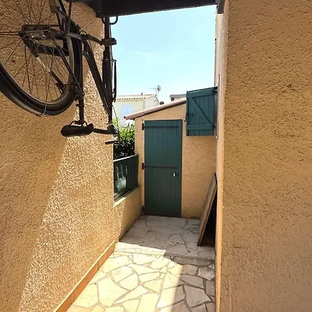 Vakantiehuis Mitoyenne T3 Avec Piscine Et Parking - Fr-1-607-49 *