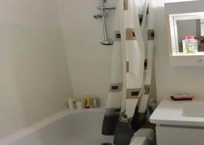 Mitoyenne T3 Avec Piscine Et Parking - Fr-1-607-49 Nyaraló *