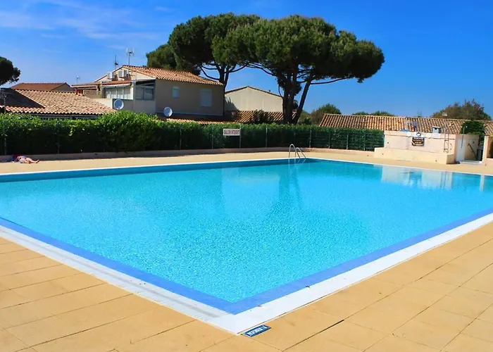 Mitoyenne T3 Avec Piscine Et Parking - Fr-1-607-49 * Agde